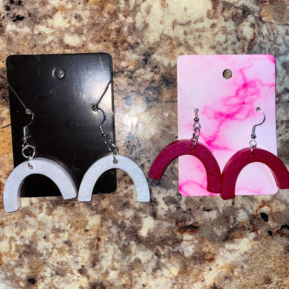 Super cute sparkly dangle earrings